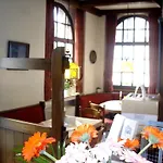 Hotel Winzerhof Brachtendorf 2*