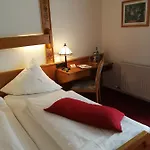 Отель Winzerhof Brachtendorf Алькен