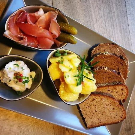 Hotel Winzerhof Brachtendorf