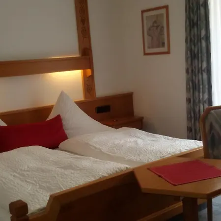 Winzerhof Brachtendorf Hotel