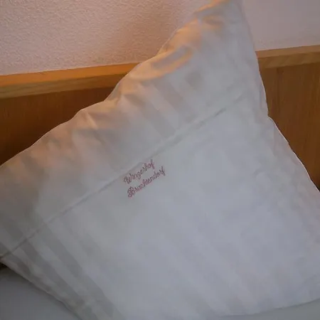 Hotel Winzerhof Brachtendorf 2*