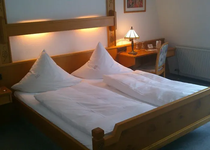 Hotel Winzerhof Brachtendorf 2*